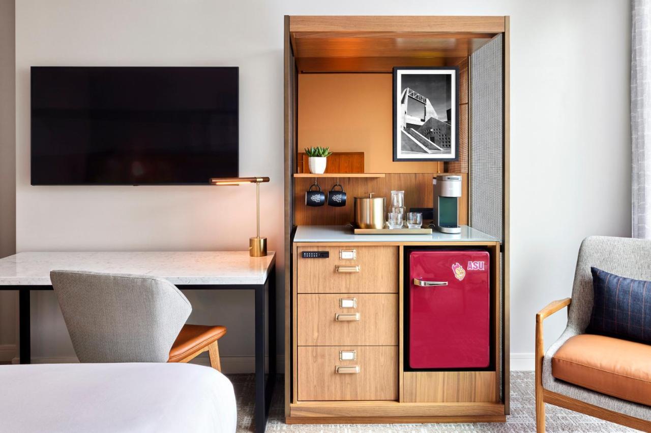 Accessible Premier Room with Roll in Shower 2 Queens