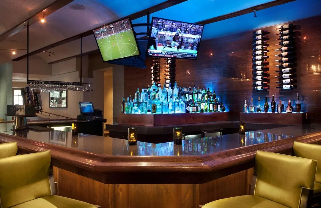 Embassy Suites By Hilton Phoenix Tempe-1