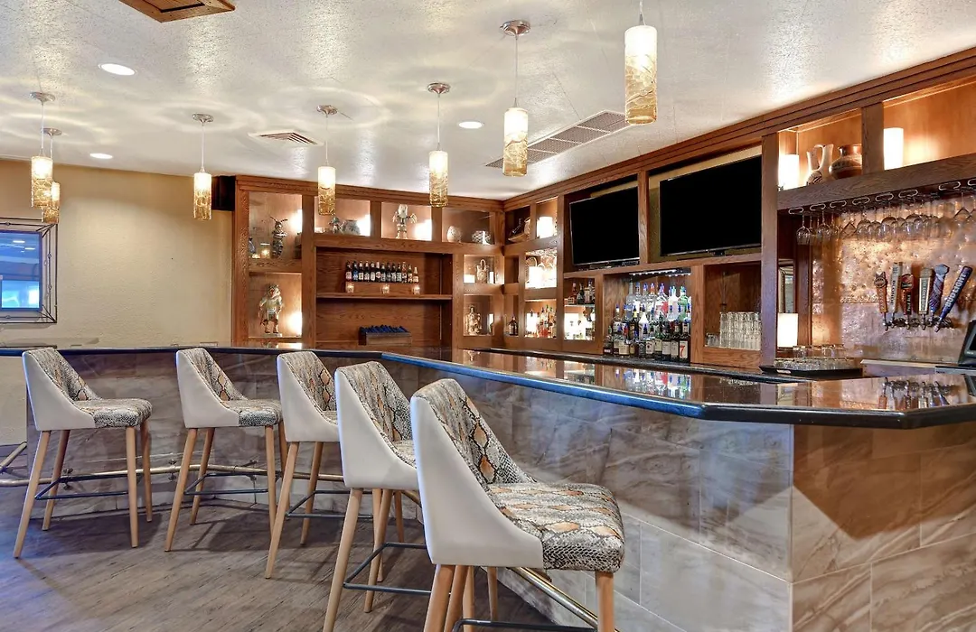 Doubletree By Hilton Phoenix- Tempe-1