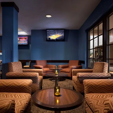 Embassy Suites By Hilton Phoenix Tempe-2